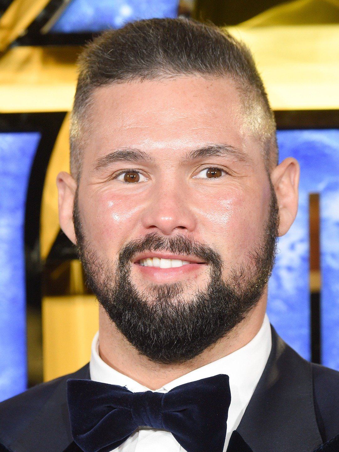 How tall is Tony Bellew?